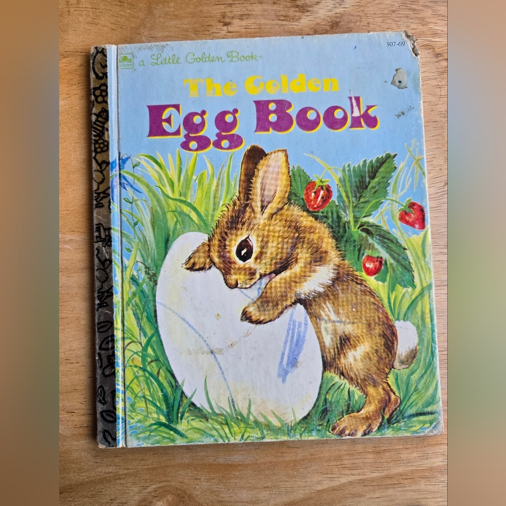 A LITTLE GOLDEN BOOK. THE GOLDEN EGG BOOK. 0307301281 VG